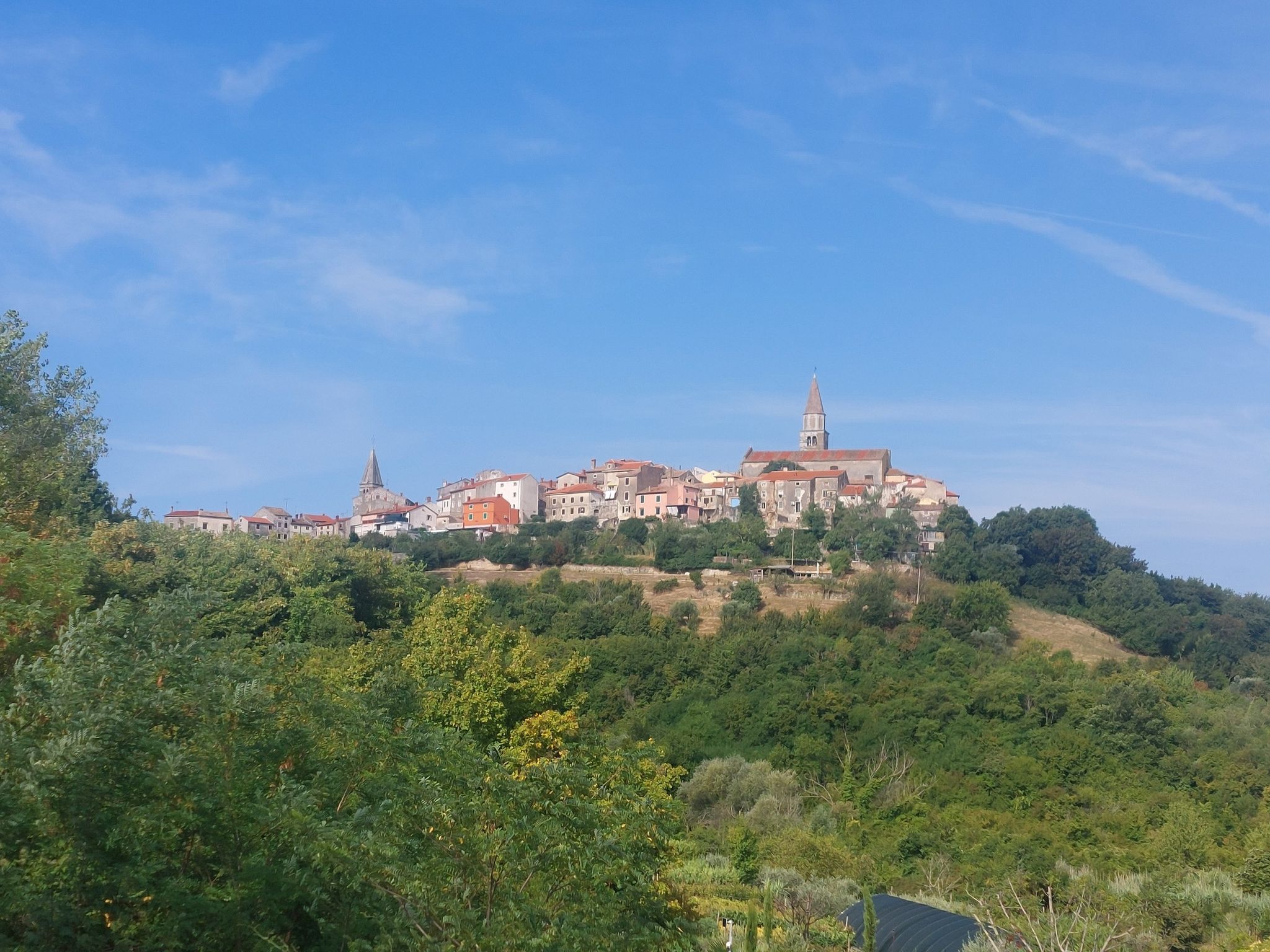 Buje, si presenta bene. Andiamo a visitarla!😉