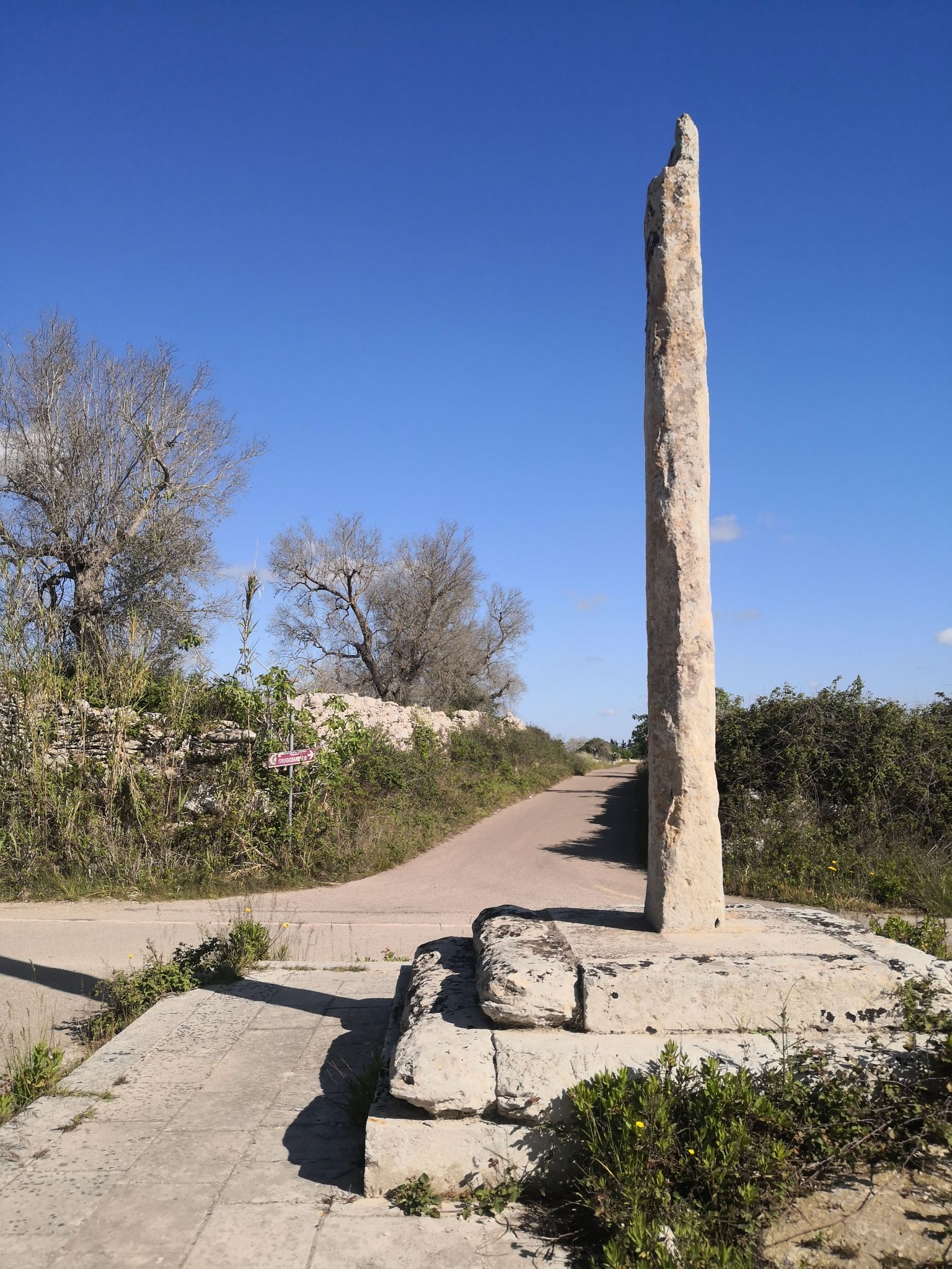 Menhir Croce di Sant'Antonio, Muro Leccese