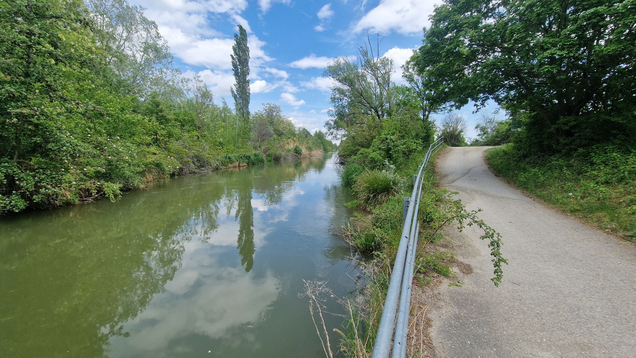 Marchfeldkanal bei der Ostbahnbrücke