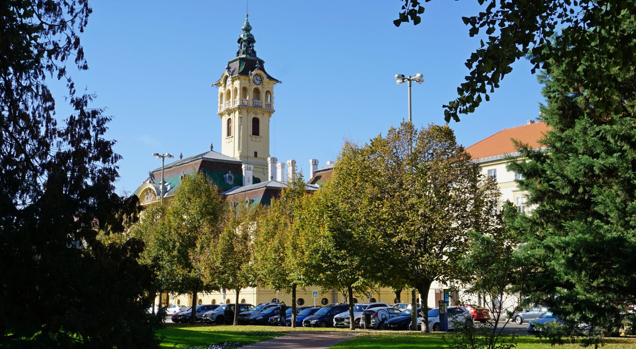 Blick vom Szecheny Platz zum Rathaus