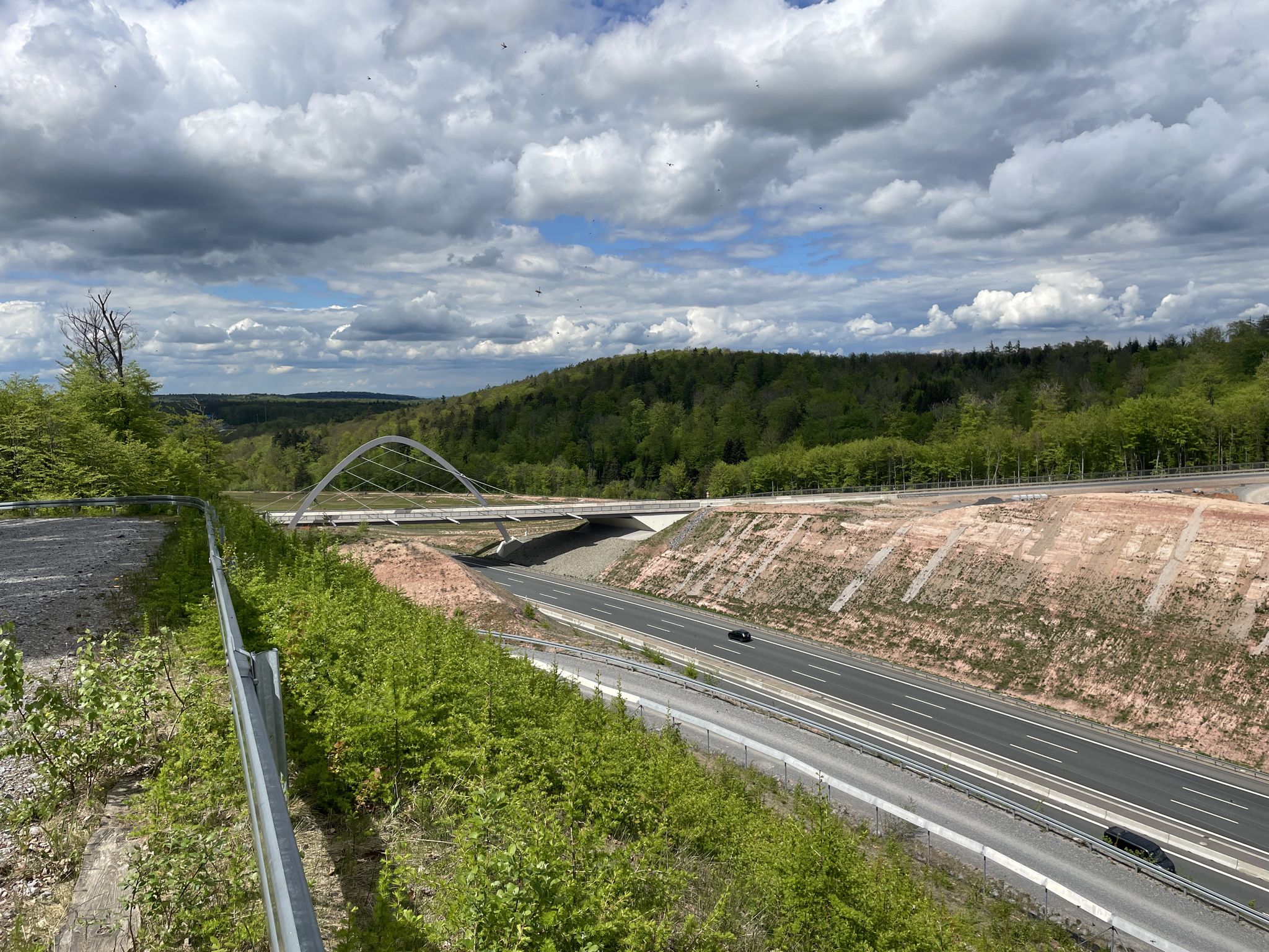 A3-Blick - neue Brücke B8