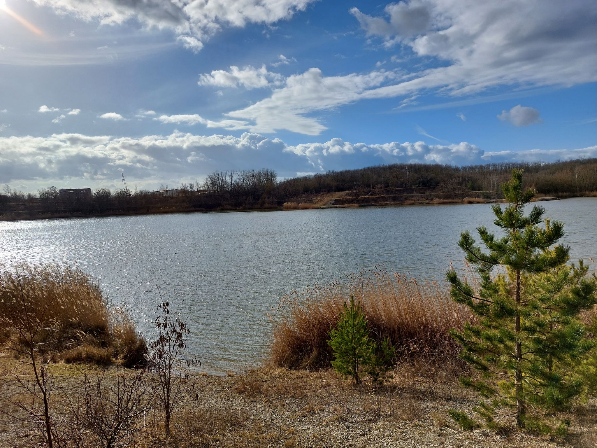 schöner Blick zum Steinbruchsee
