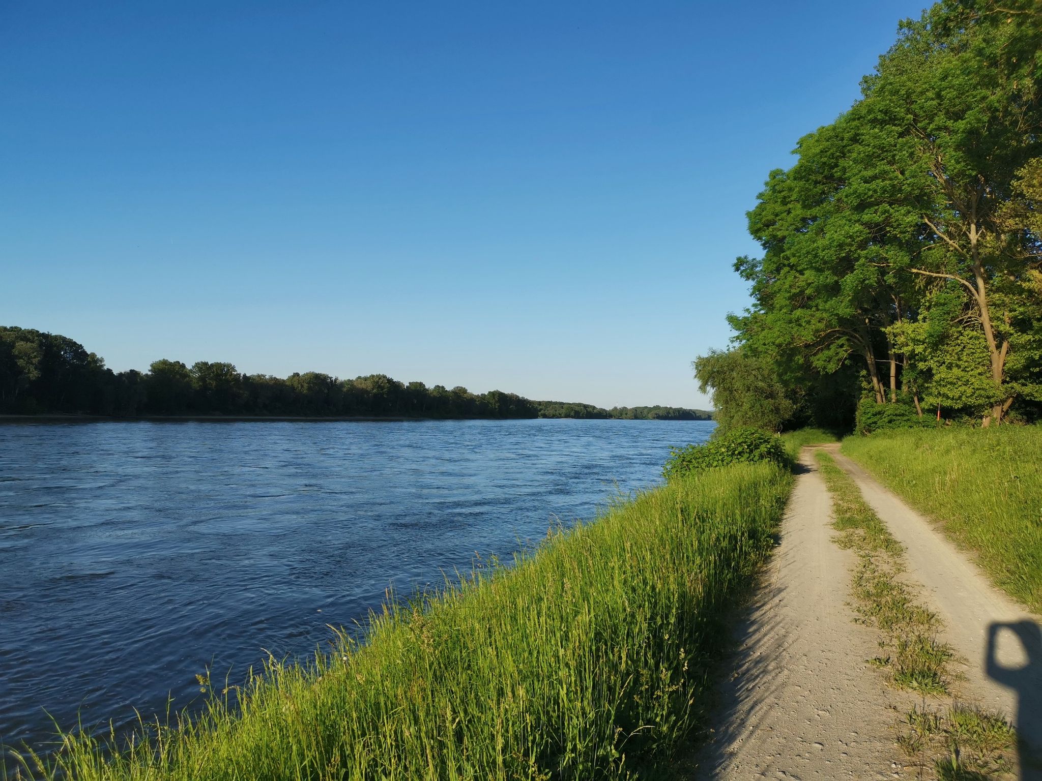 Der Donau entlang