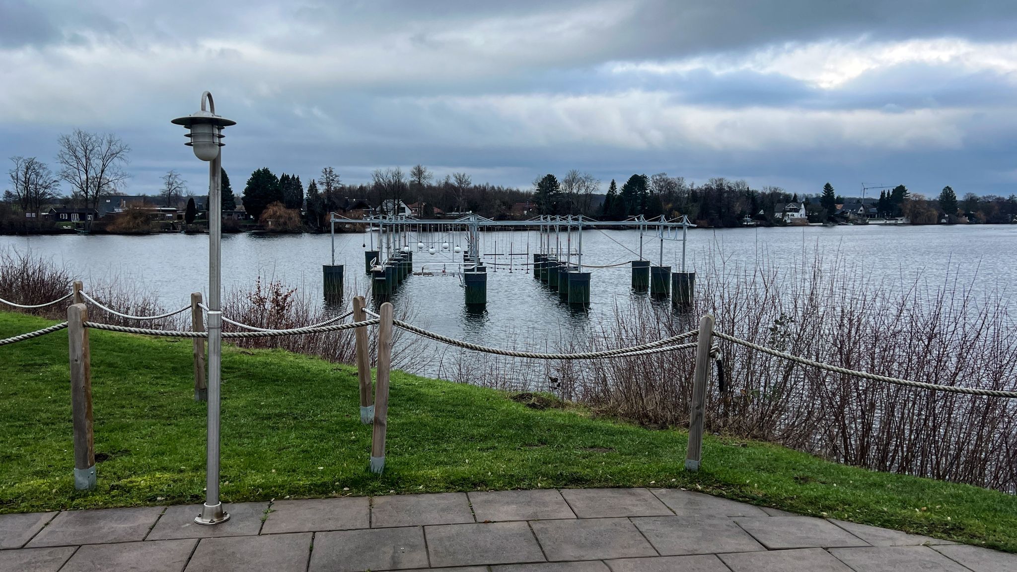 Hochseilgarten im Wasser am Ternscher See
