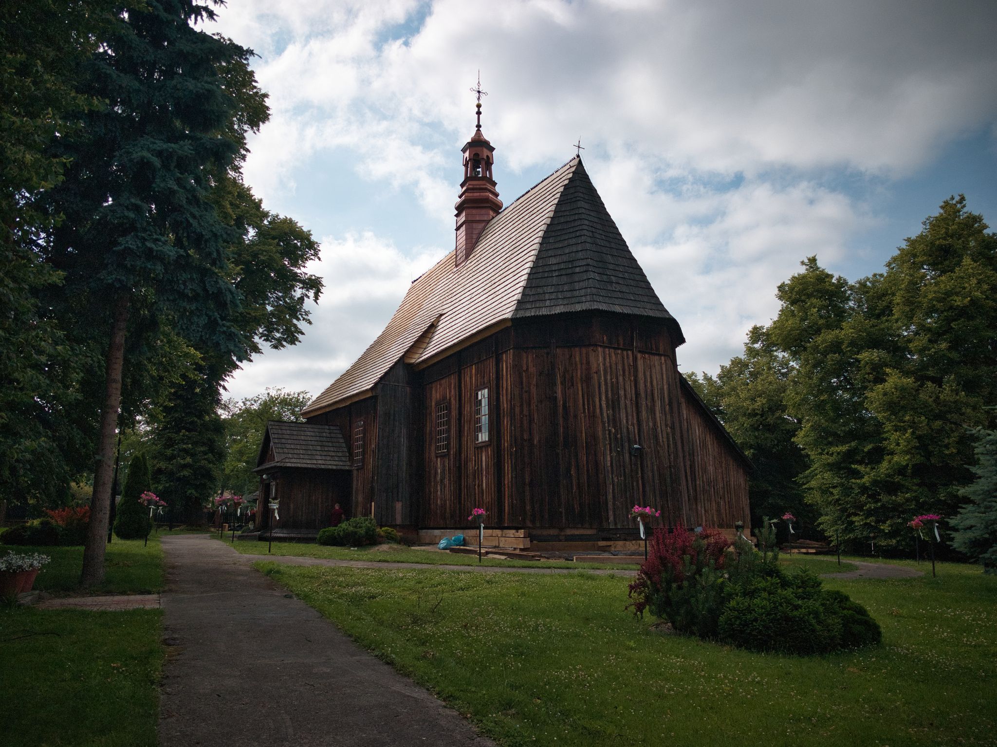 Rachwałowice, kościół z 1542 roku.
