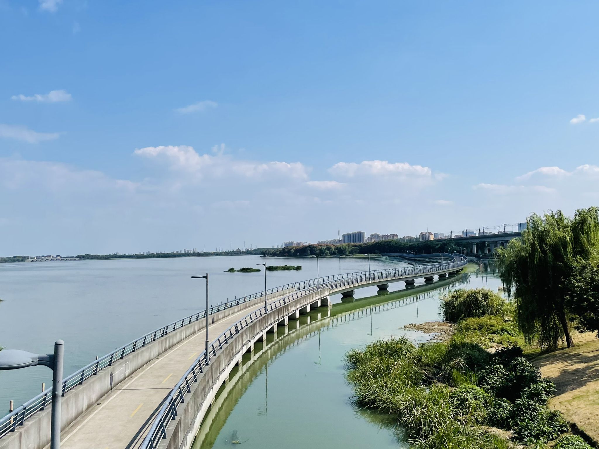 View onto the Yangcheng Lake Bike Path