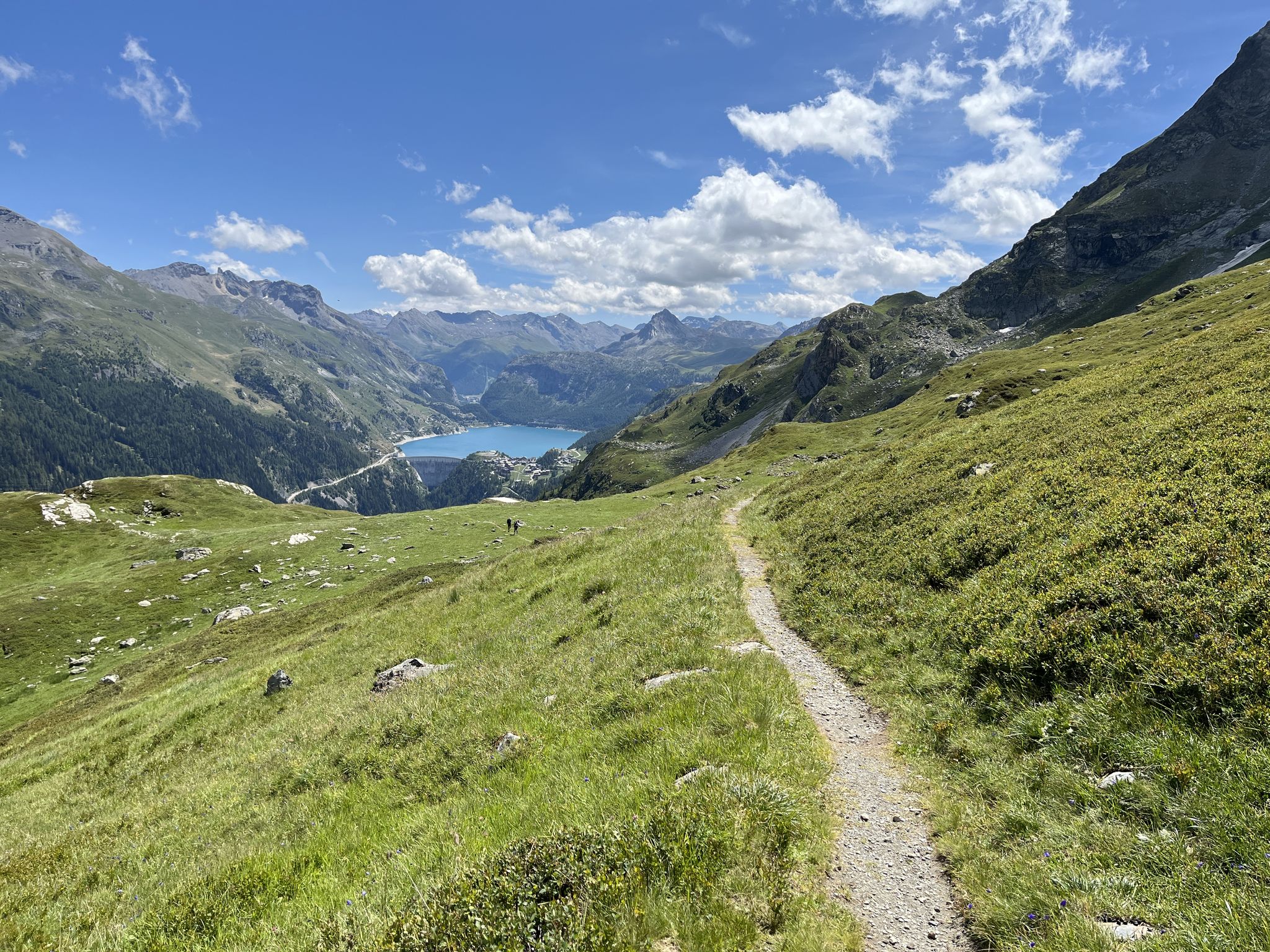 Trail and Lac du Chevril