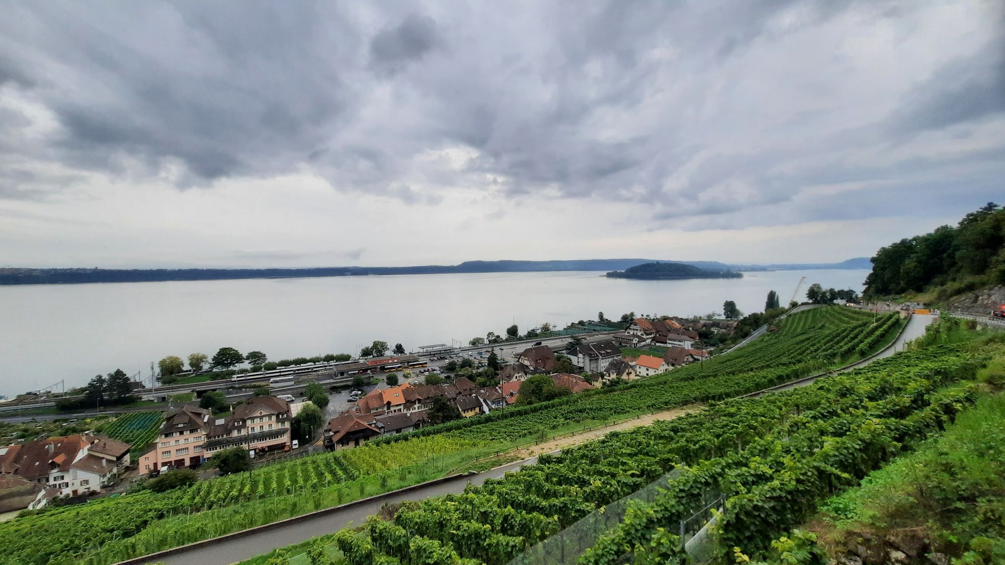 Twann und Bieler See
