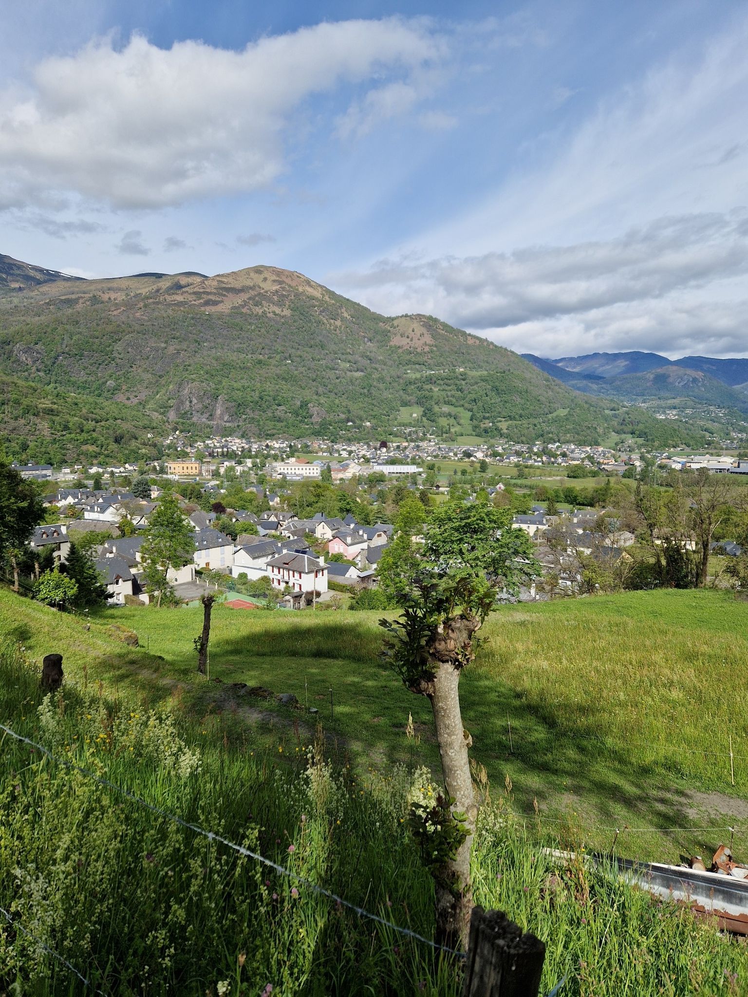 Point de vu sûr villelongue et la vallée du Lavedan
