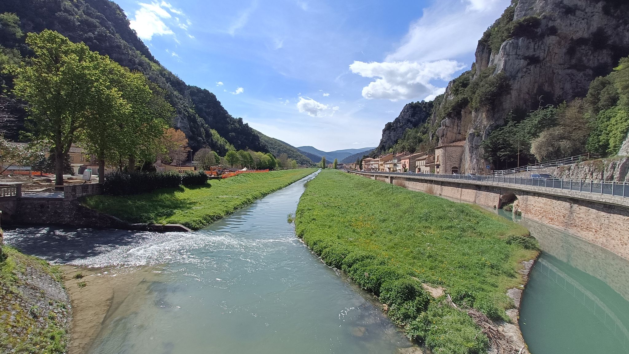 Pioraco: valle del fiume Potenza
