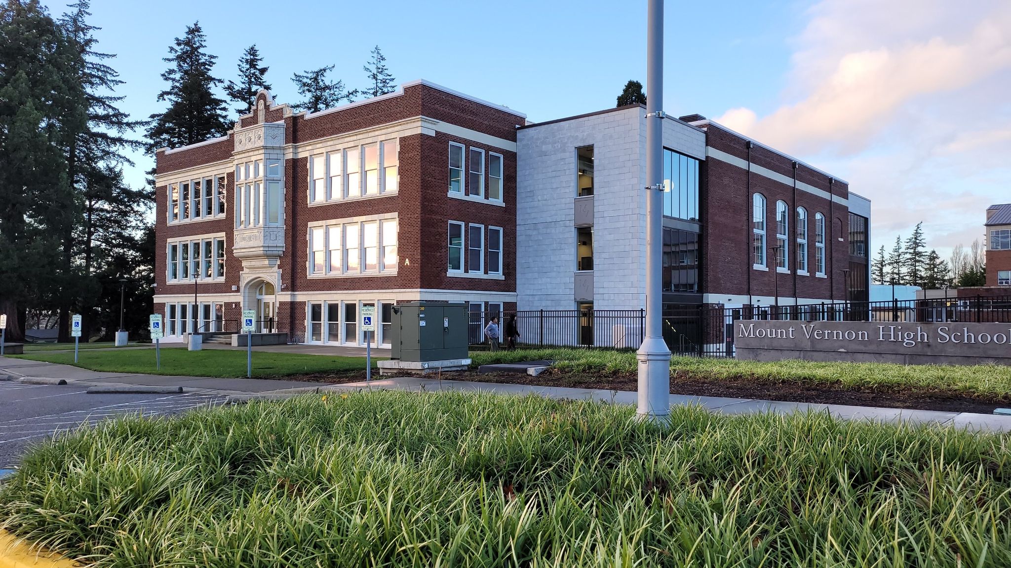 The Mount Vernon High School