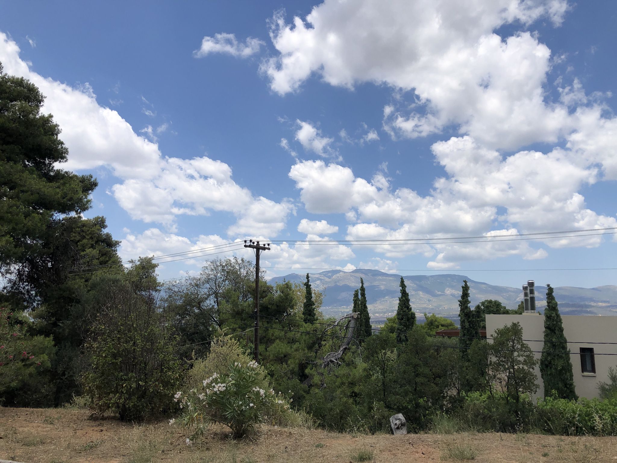 Εκάλη | ποδηλατόδρομος Εκάλης | οδ. Ρόδων (φωτ. Πάρνηθα)