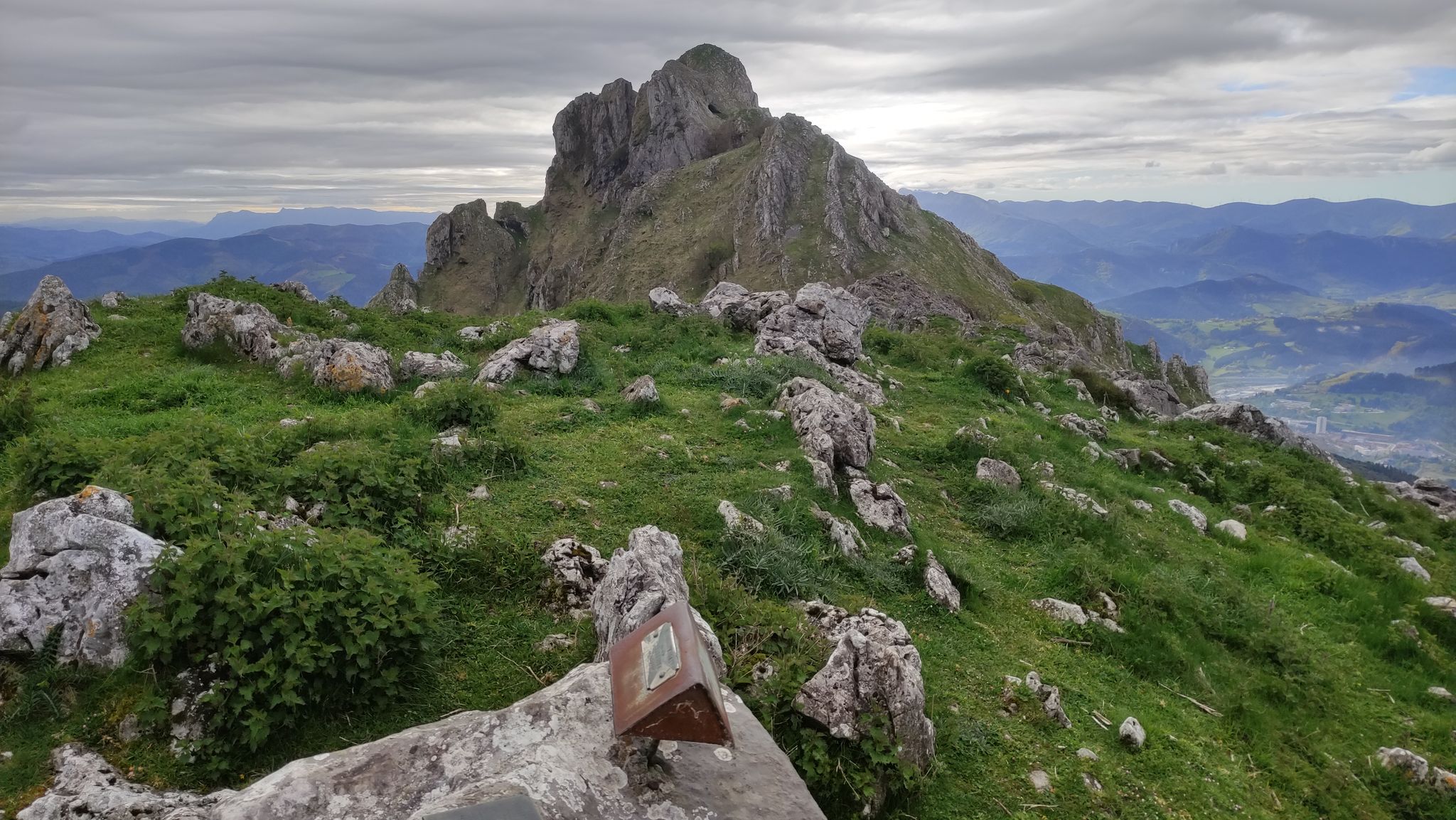 Atxaurrutxugane (979 m)