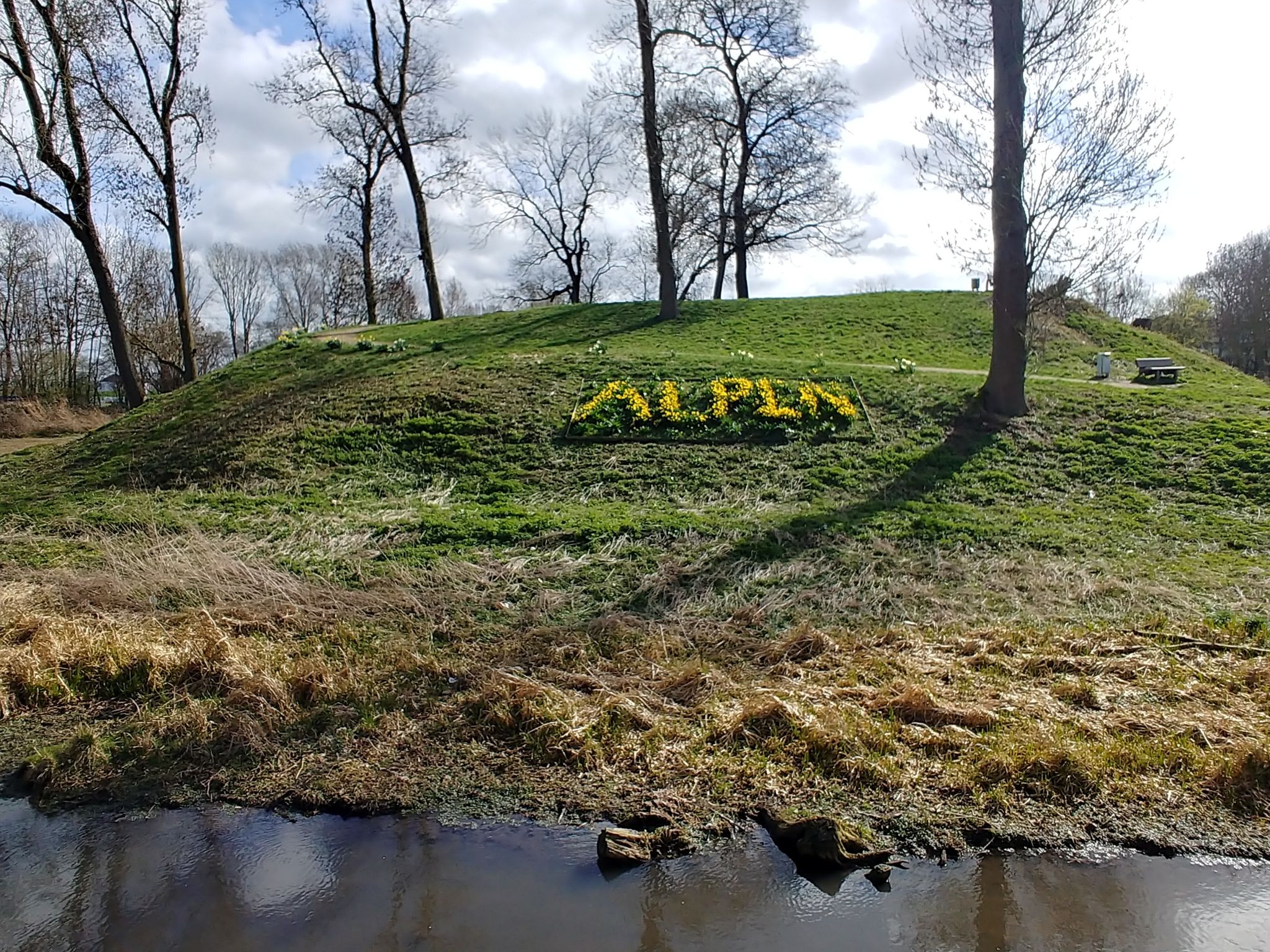 Alpen und seine Hügel