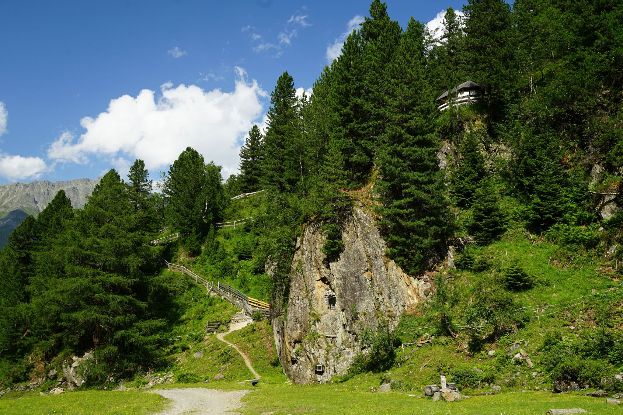 nochmals Blick auf das Areal der Riegl-Kapelle
