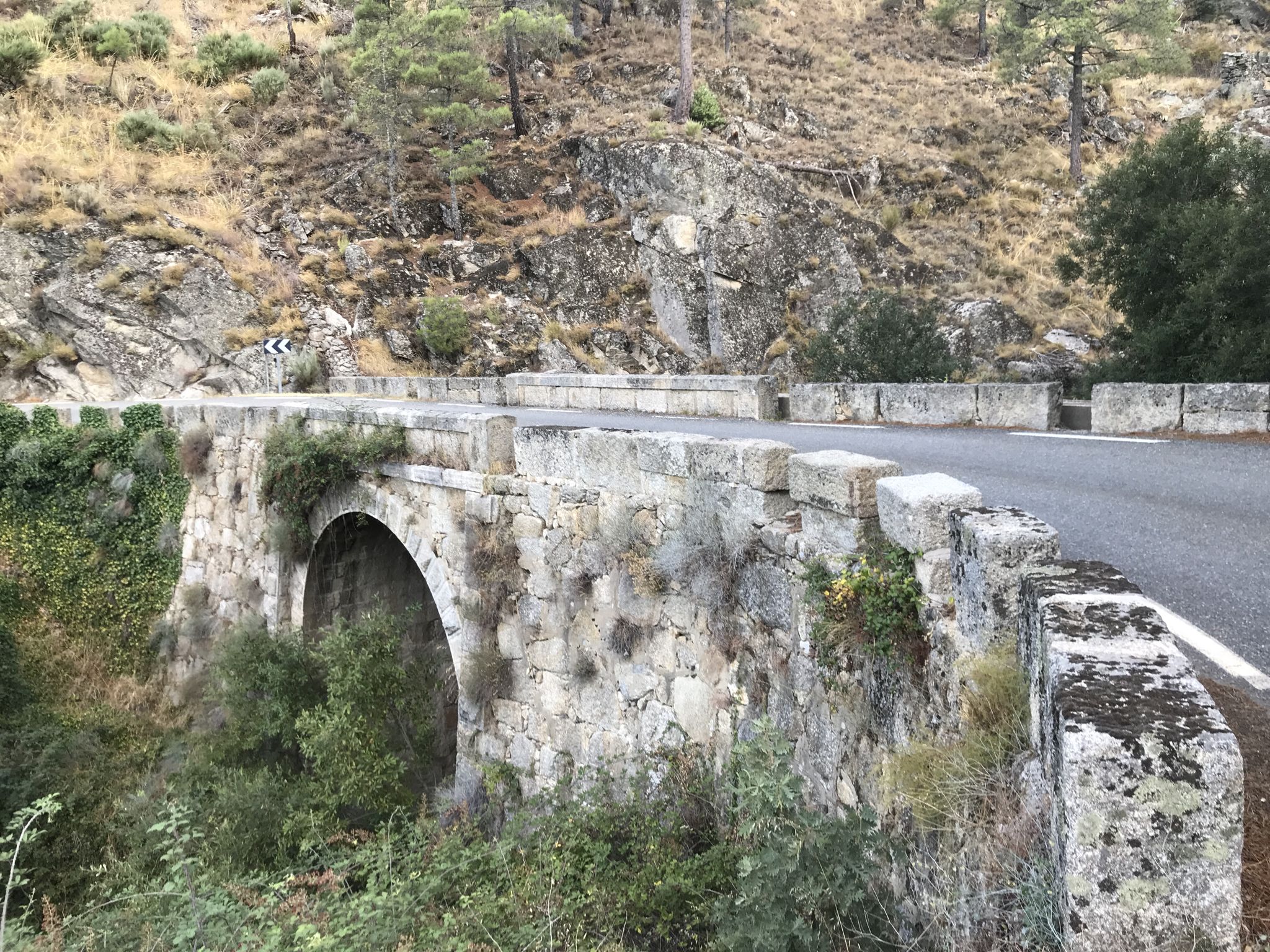 Puente sobre la AV-922
