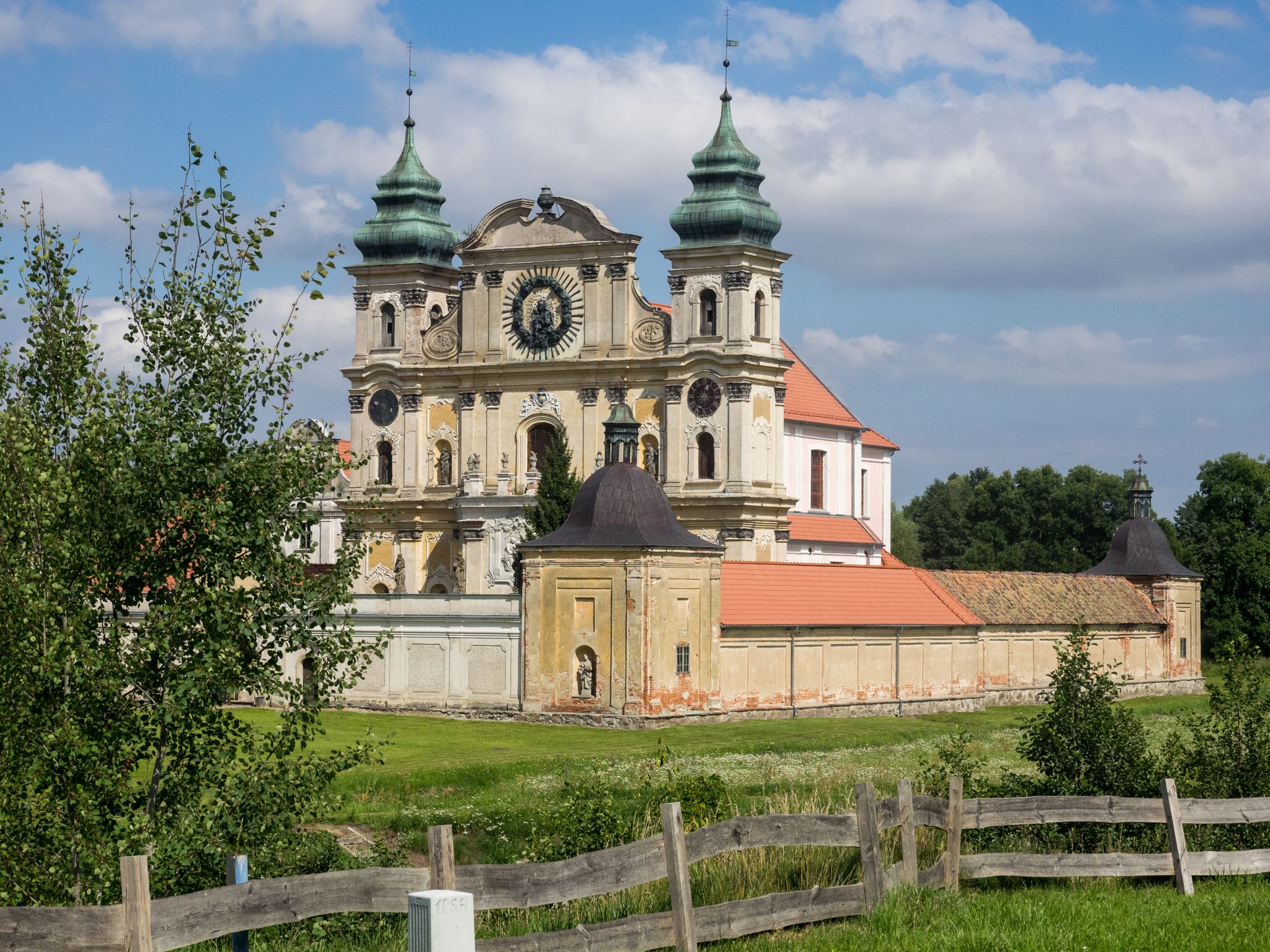 Sanktuarium Maryjne w Krośnie ( obok Ornety ;) ) perełka.