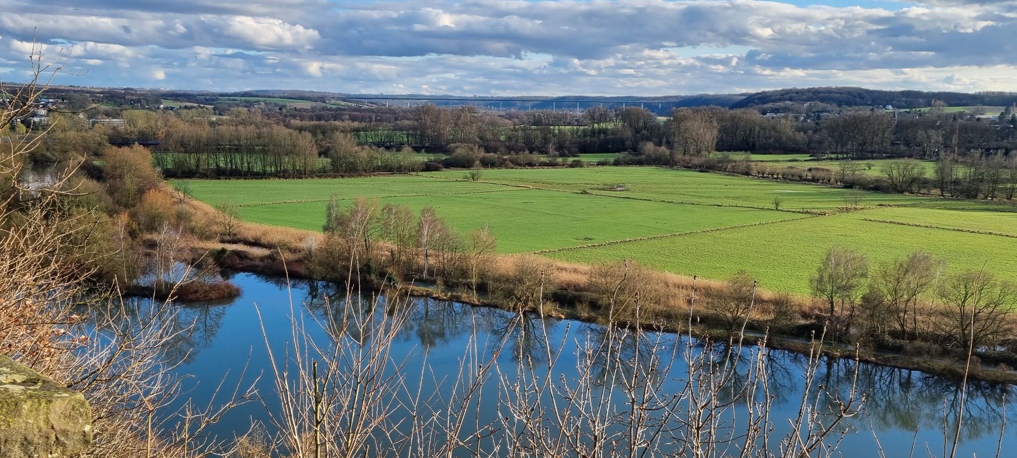 Blick zur Mintarder Brücke