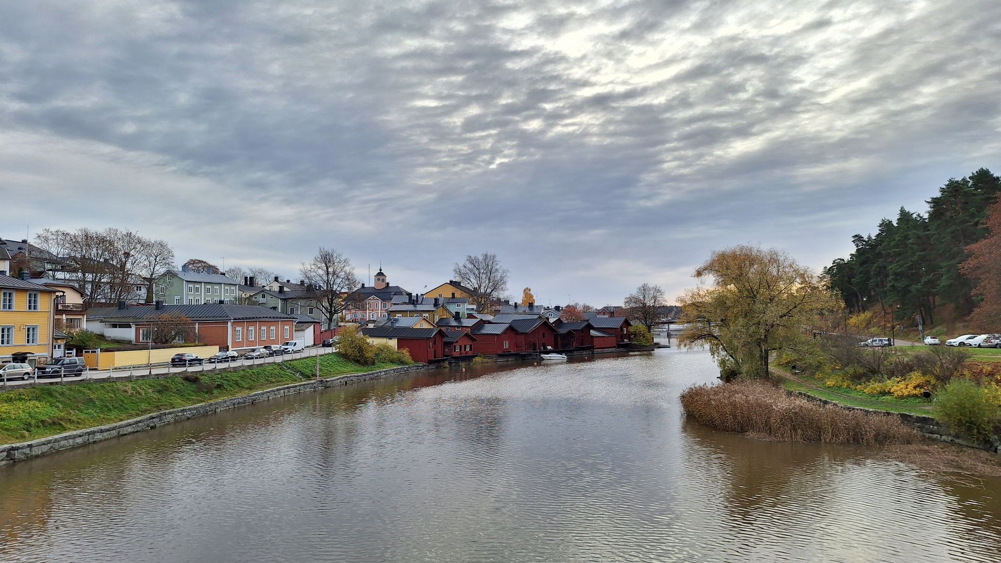 Die Warenhäuser am Fluss