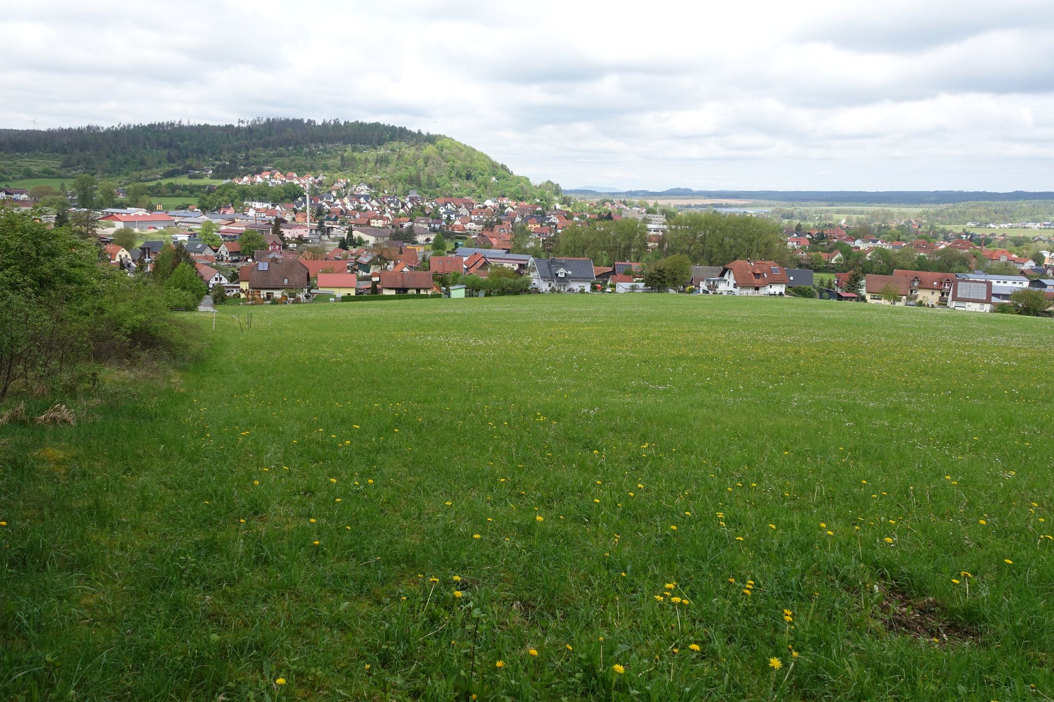 Weglos durchs Grüne nach Wallrabs