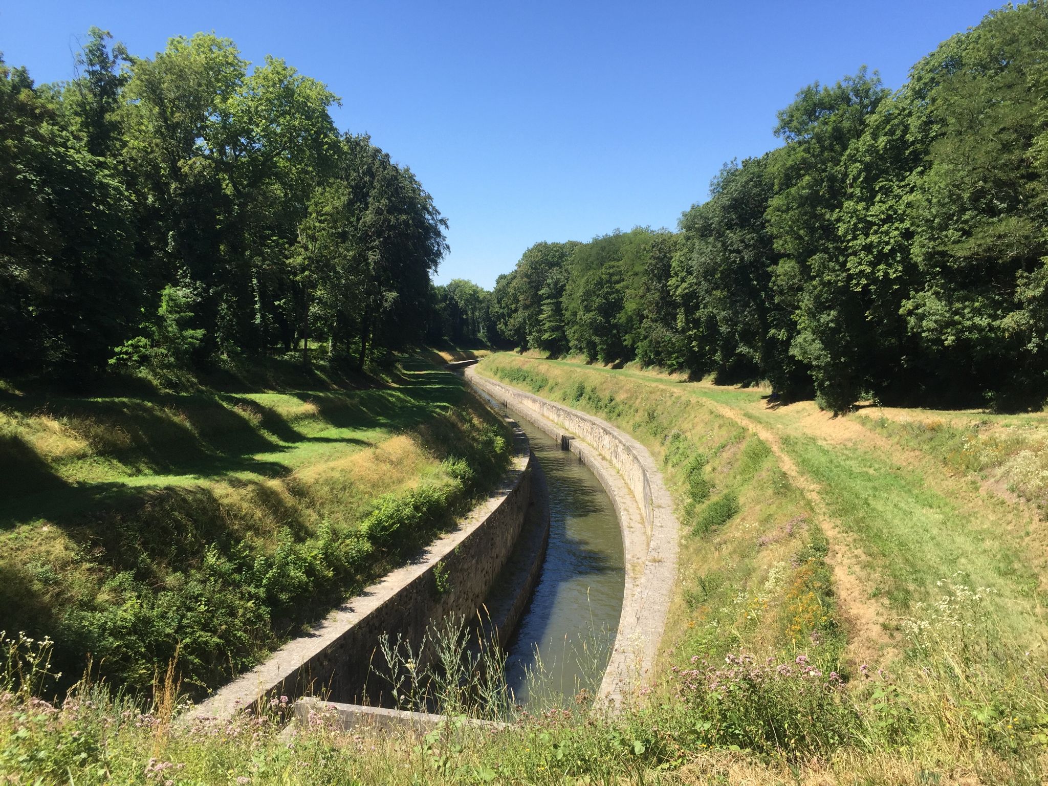 Tunnel de Saint-Albin sur la Saône, proche de Ferrière-lès-Scey, jonction entre la véloroute Charles le Téméraire, reliant le Bénélux à la Bourgogne, et EV6 reliant Nantes à Budapest. 