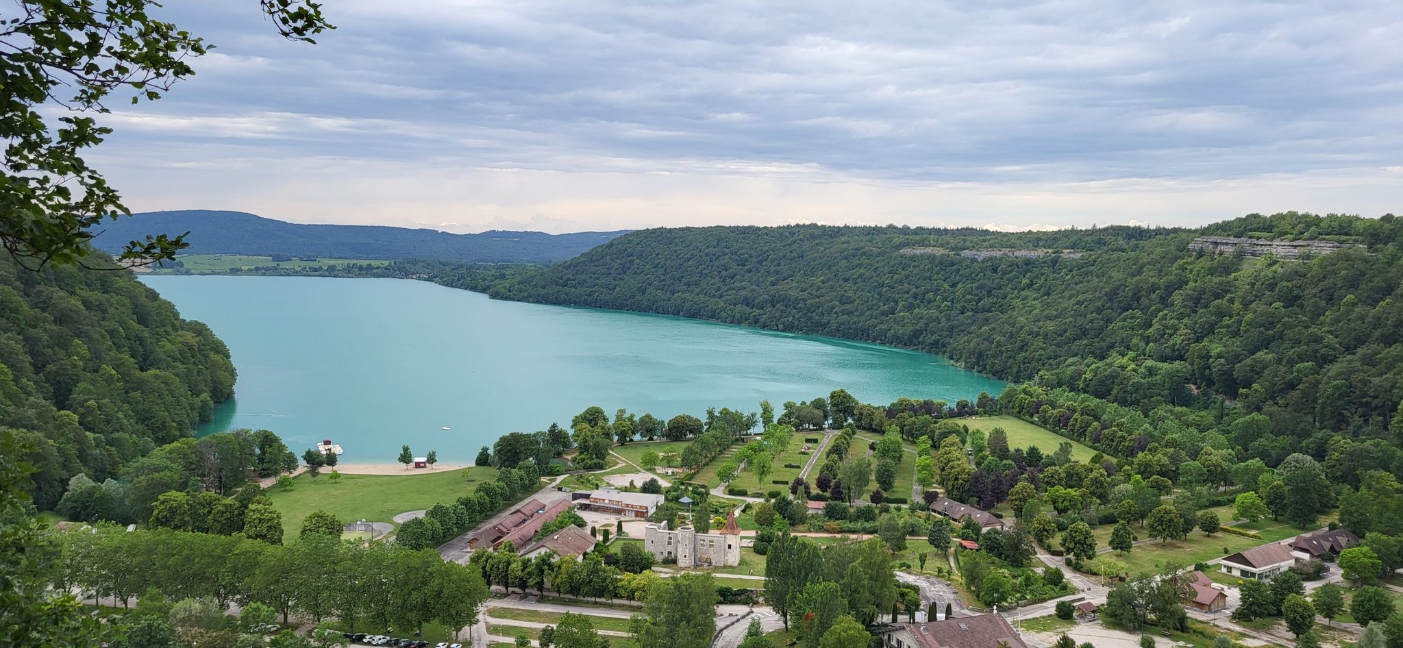 Blick auf den Lac de chalain