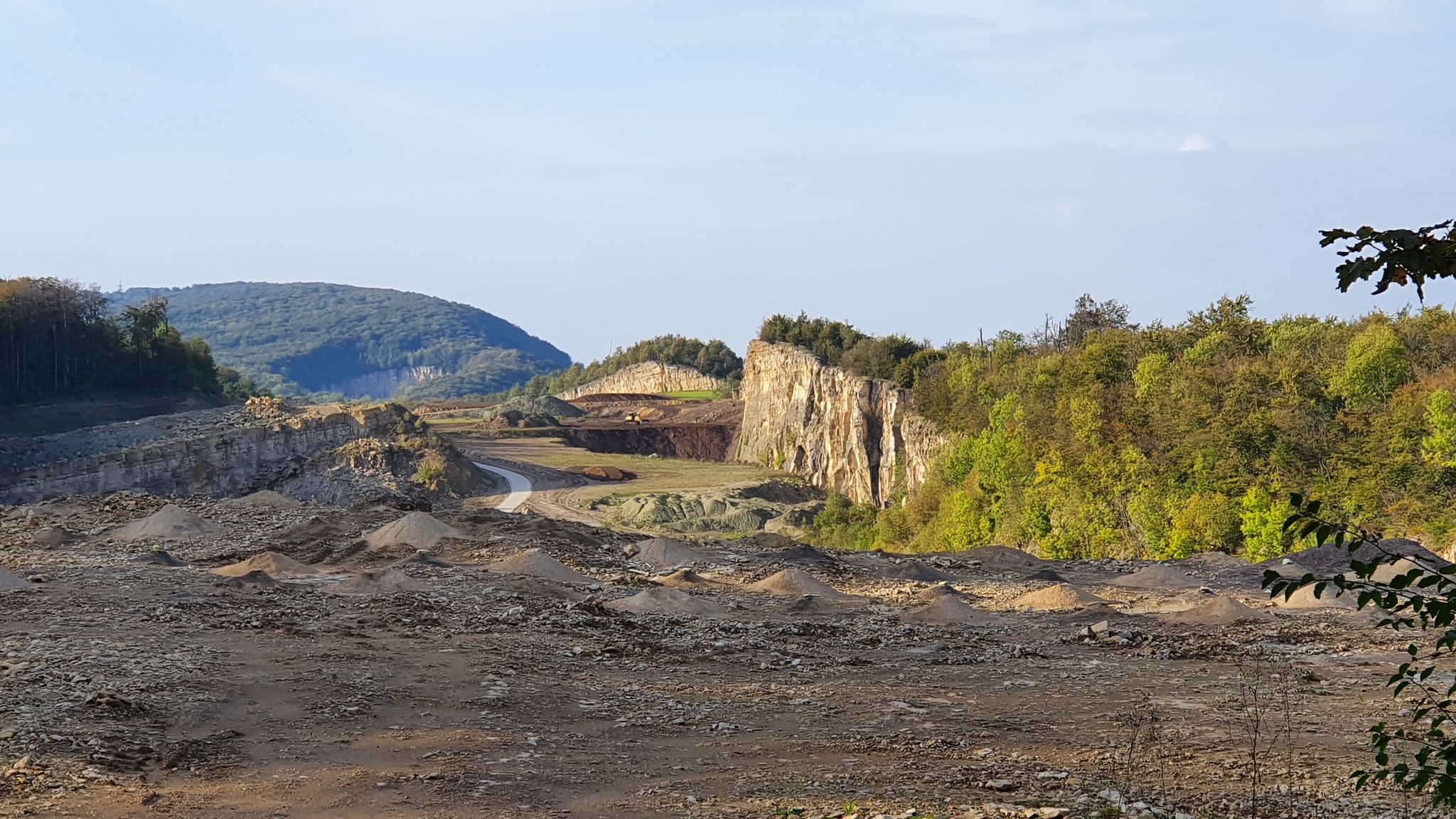 vom östlichsten Ende, durch den Zaun 📷
