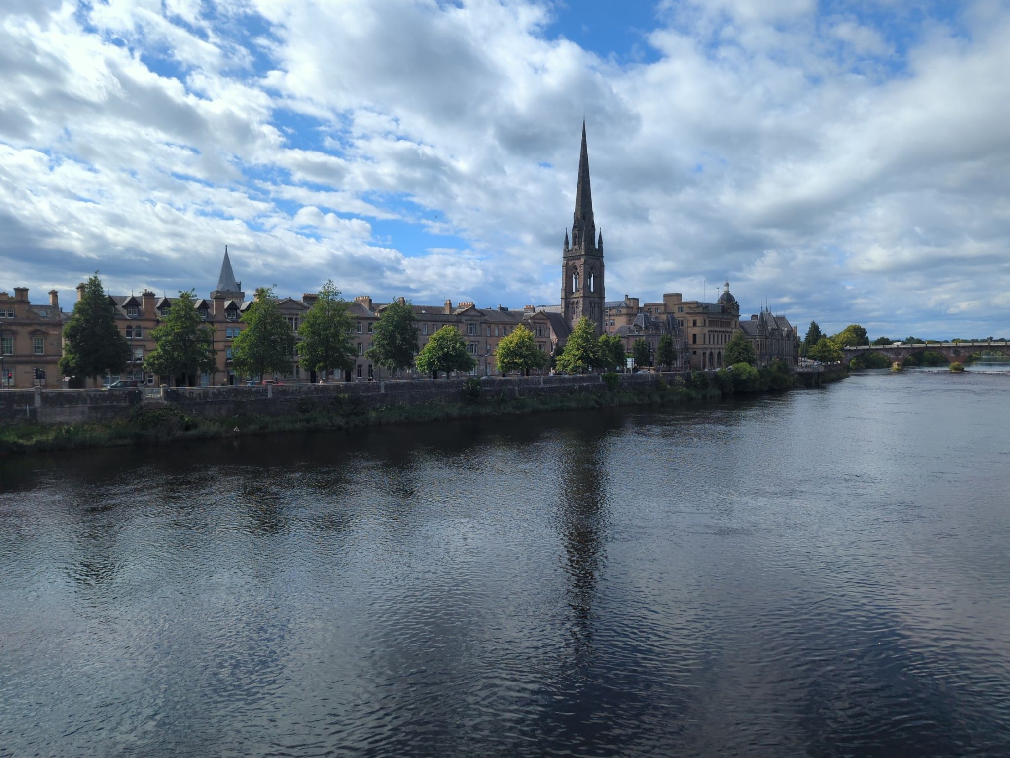 Tay river with St. Matthew's Church of Scotland
