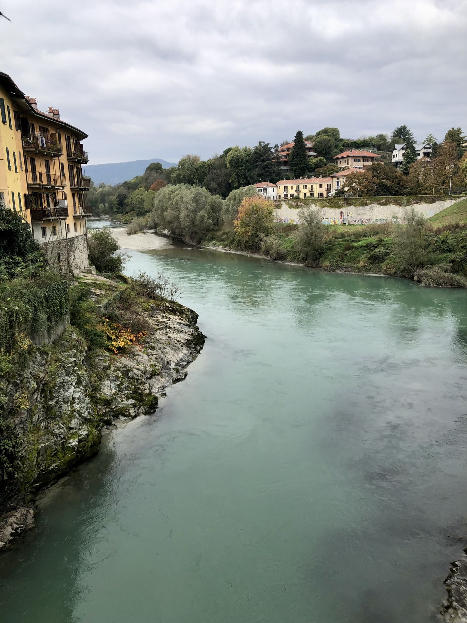 Dora dal ponte vecchio di Ivrea.