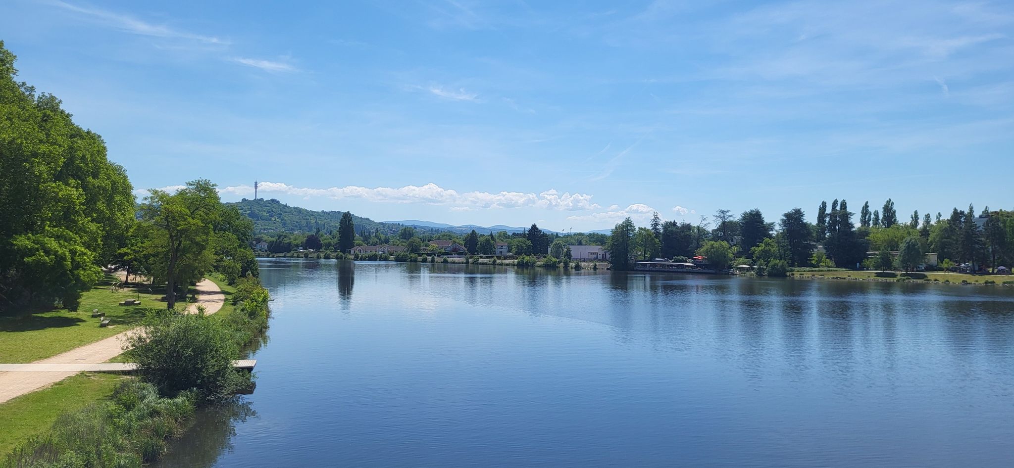 Blick über die Allier ins Zentralmassiv