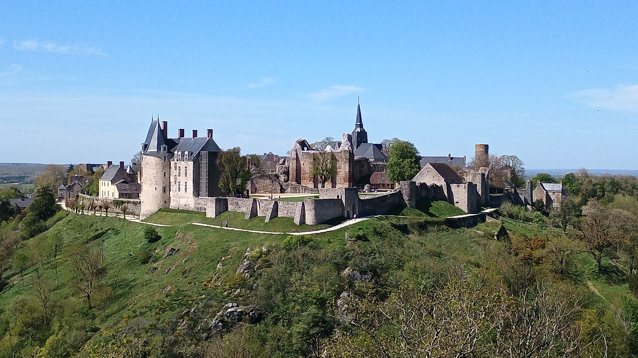 Le Tertre Ganne, point de vue sur Sainte Suzanne