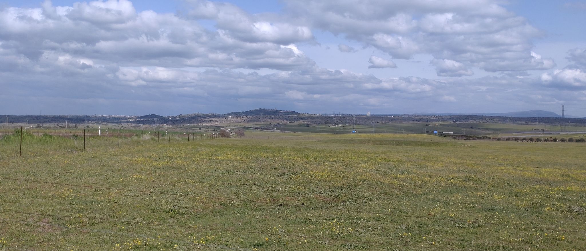 Entlang der N-521 nach Trujillo (Foto nicht lagegenau). Trujillo im Hintergrund.