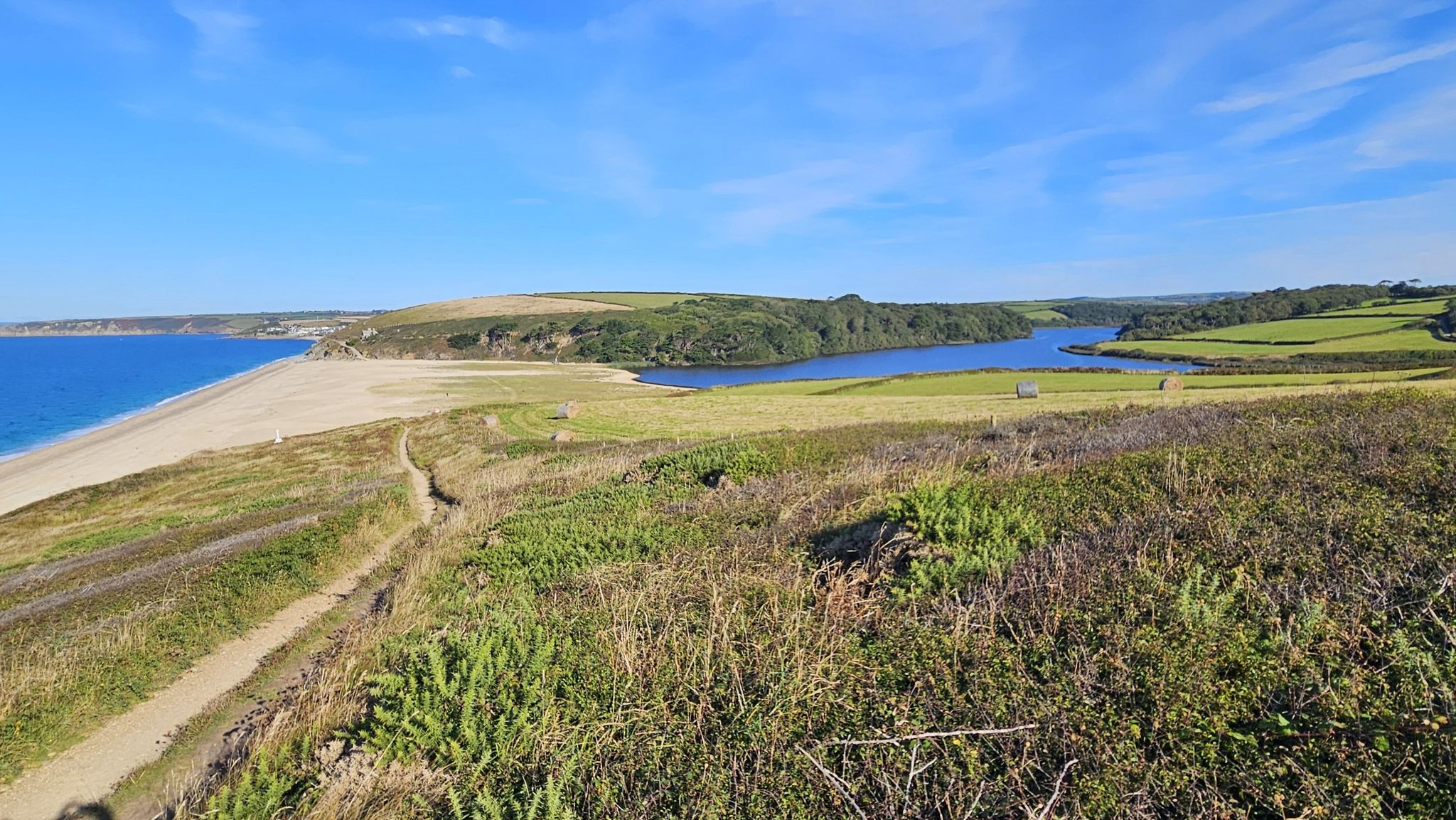 "Loe Bar" als natürlicher Trennbalken zu "The Loe"