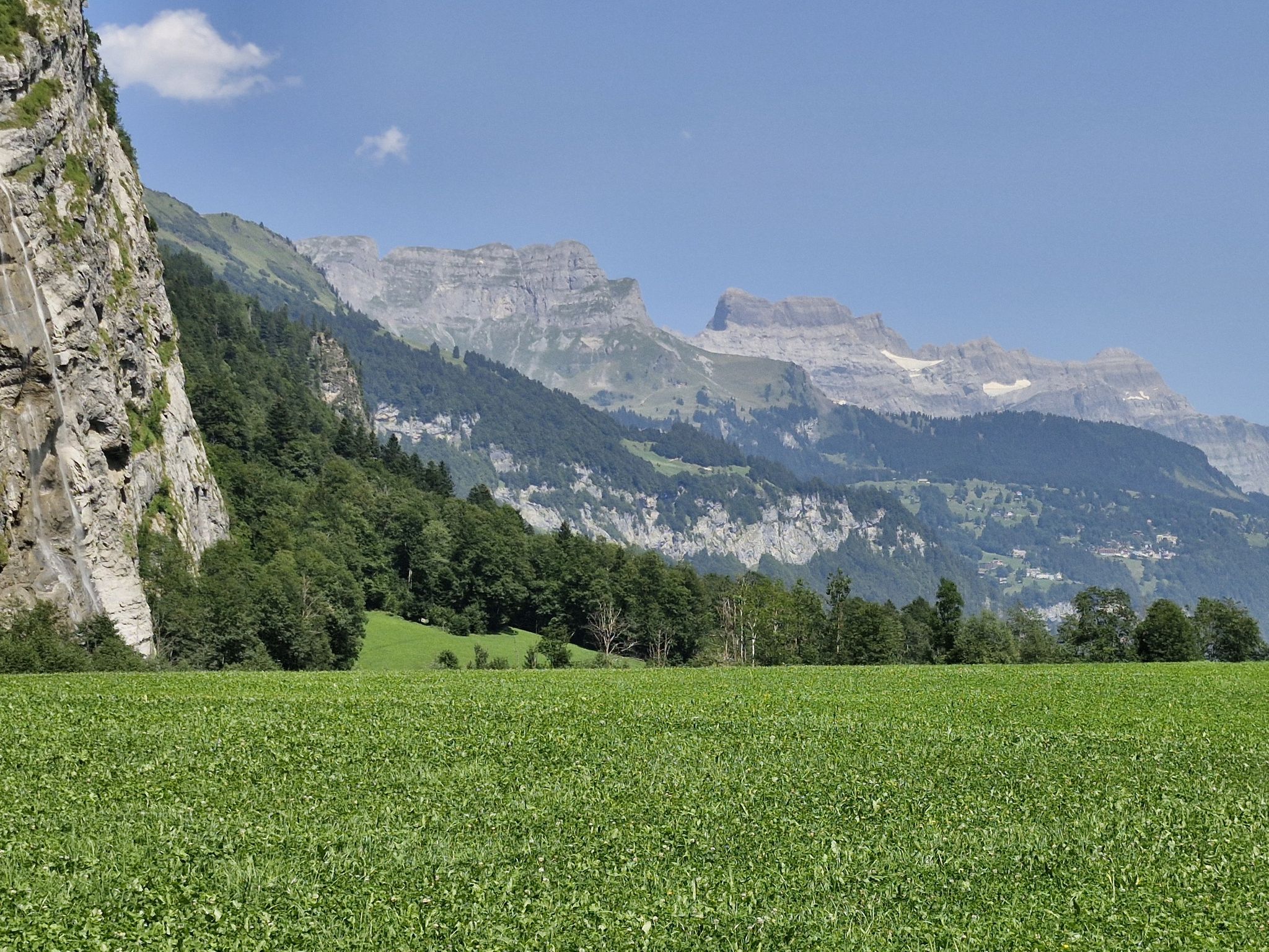 Blick auf Braunwald und die Eggstöcke
