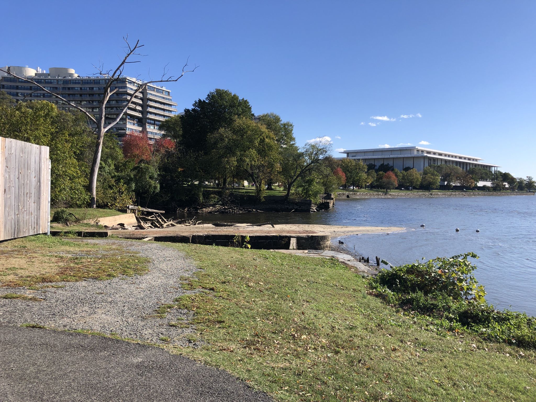 Thompson Boat Center.  Watergate and Kennedy Center