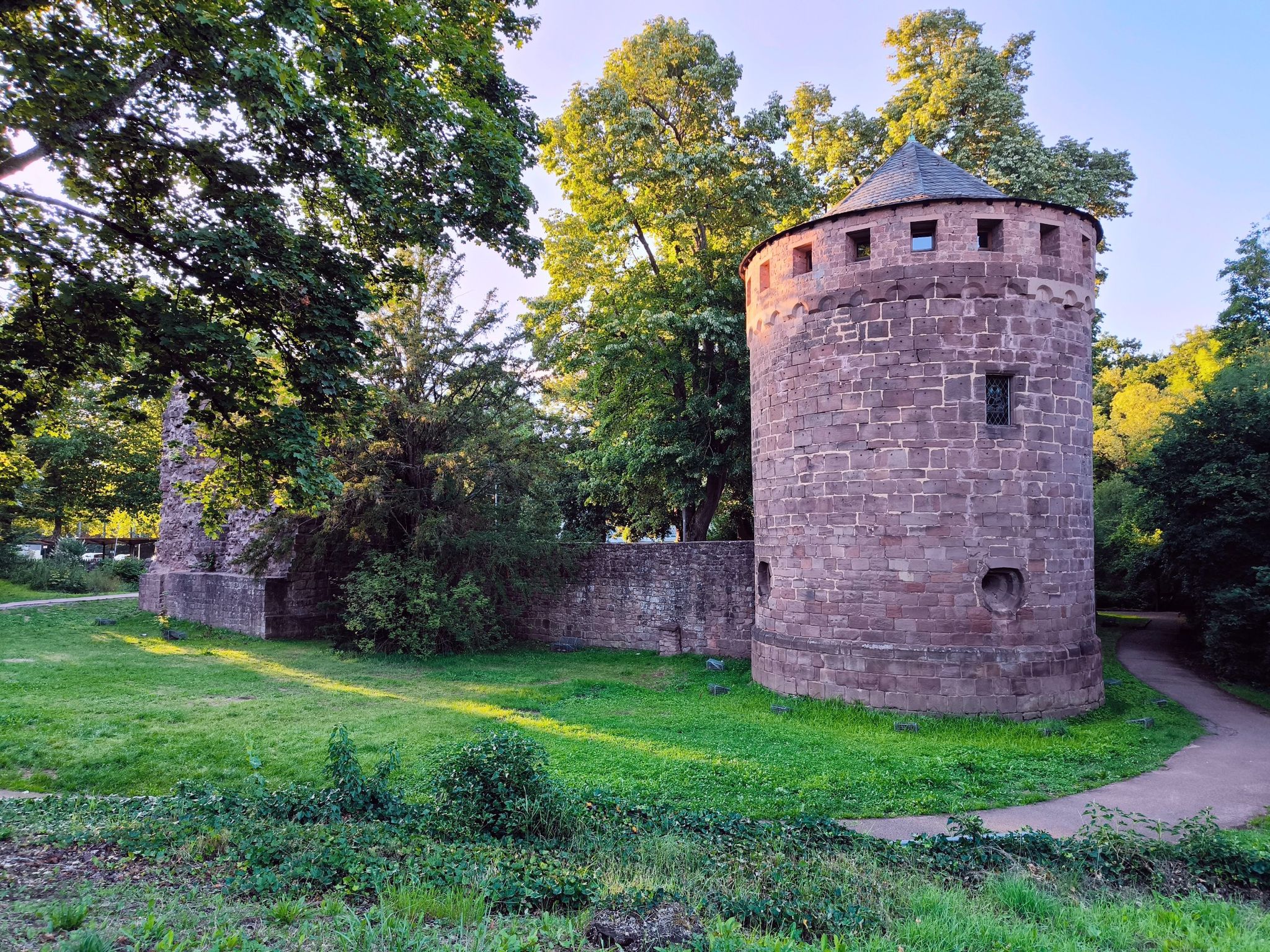 Altes Gemäuer, die Burg Kerpen in Illingen