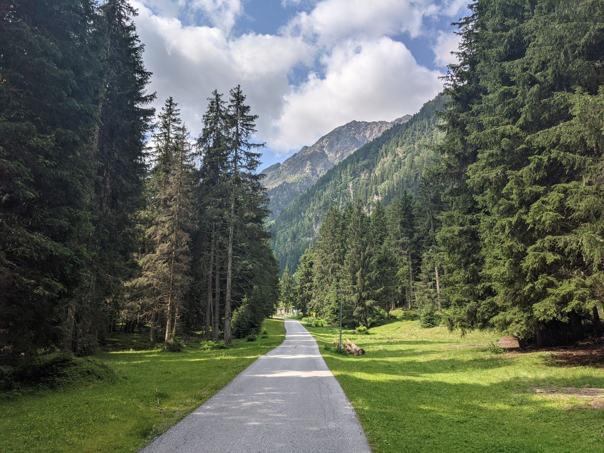 Blick hinauf ins Gleirschtal