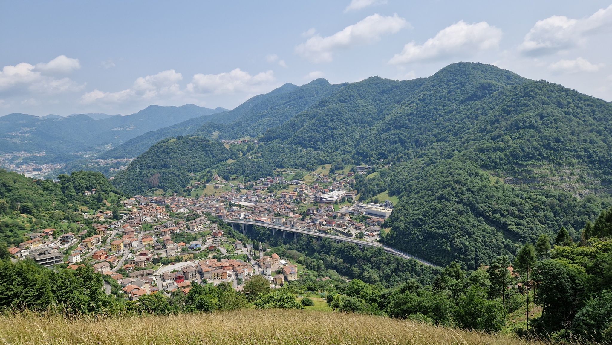 Ubiale e Sedrina in lontananza