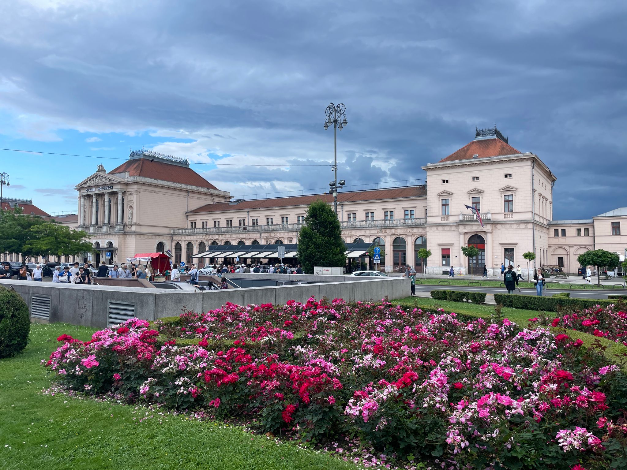 Hauptbahnhof Glavni Kolodvor