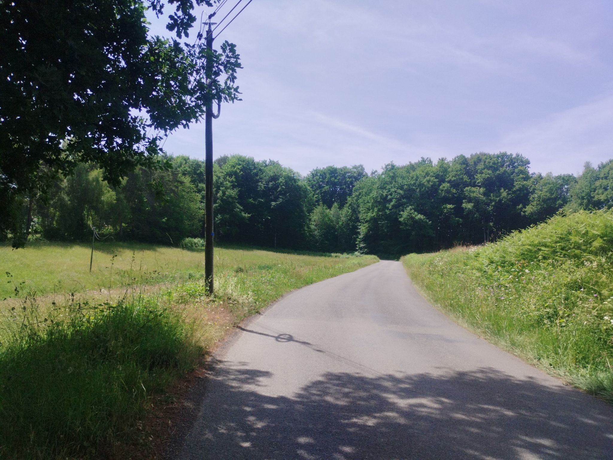 D6, kleine Straße aufwärts