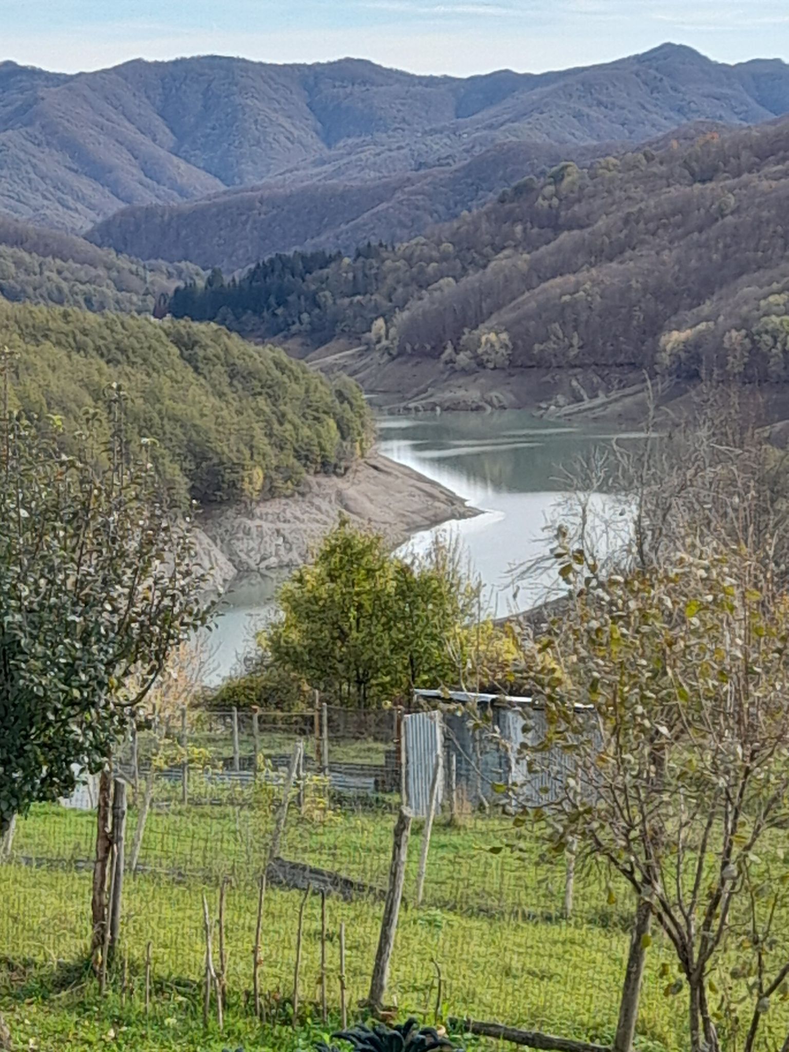 Il lago del Brugneto, semivuoto