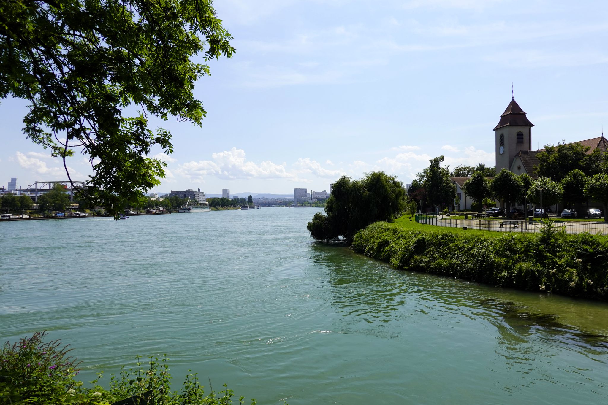 Hier fließt der Canal de Huningue in den Rhein