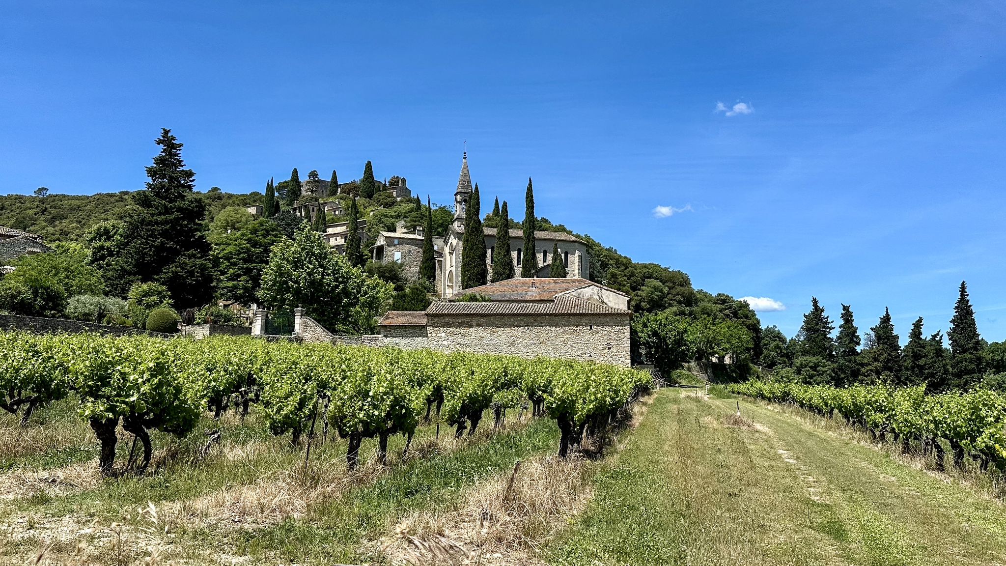 ...La Roque sur Cèze mit knapp 180 Einwohnern gilt auch als eines der schönsten Dörfer Frankreichs...