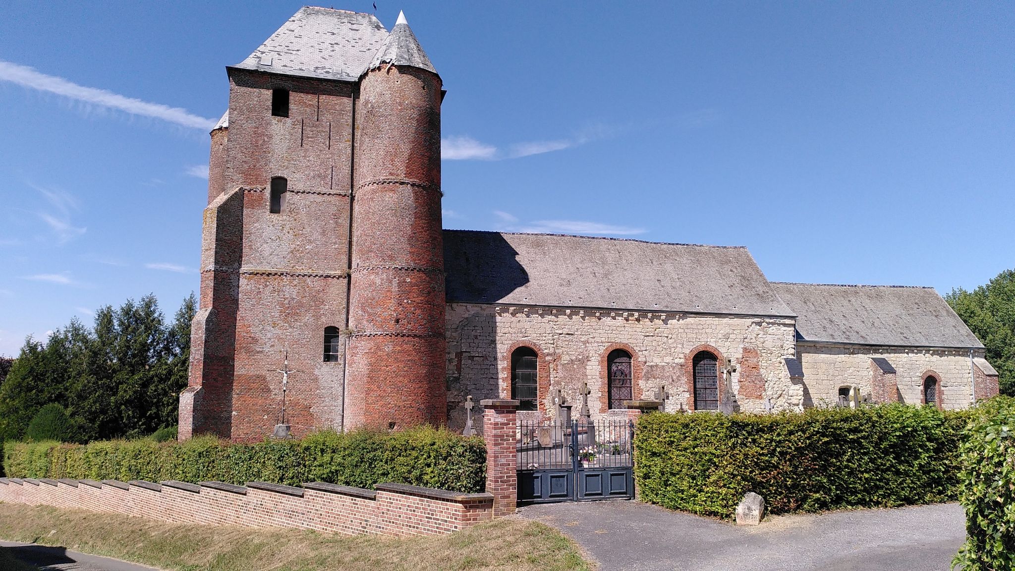 église fortifiée
