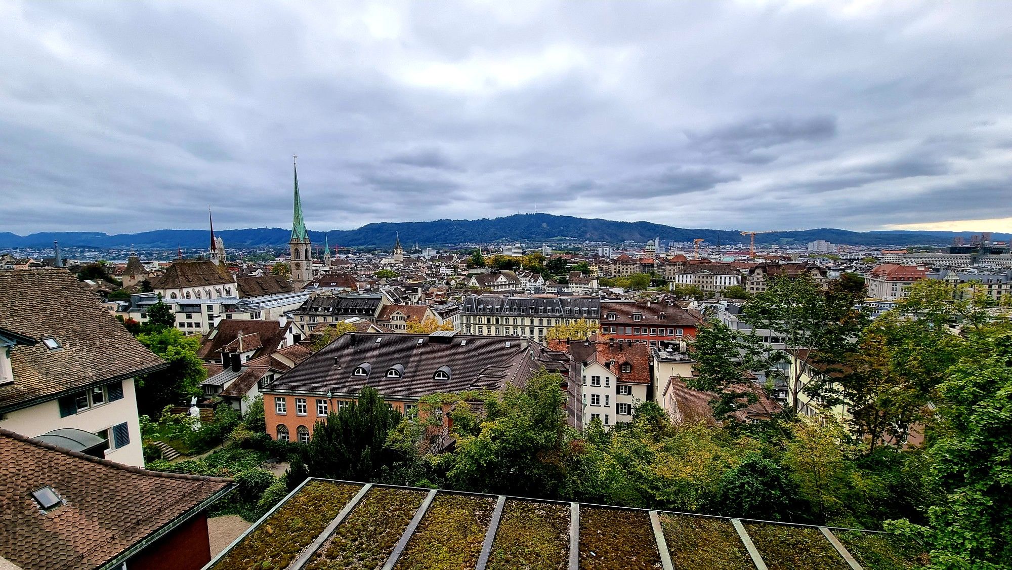 Von der Terrasse der ETH Zürich geniesst man eine fantastische Aussicht