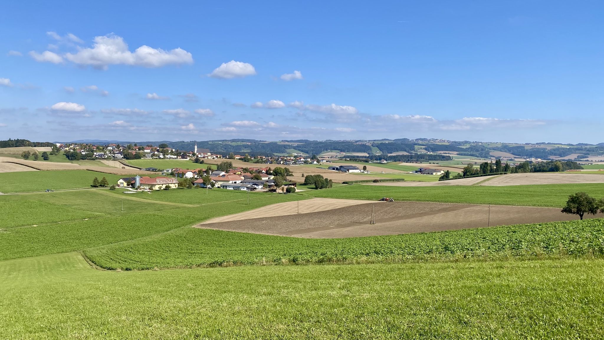 Heiligenberg, hinten St. Agatha