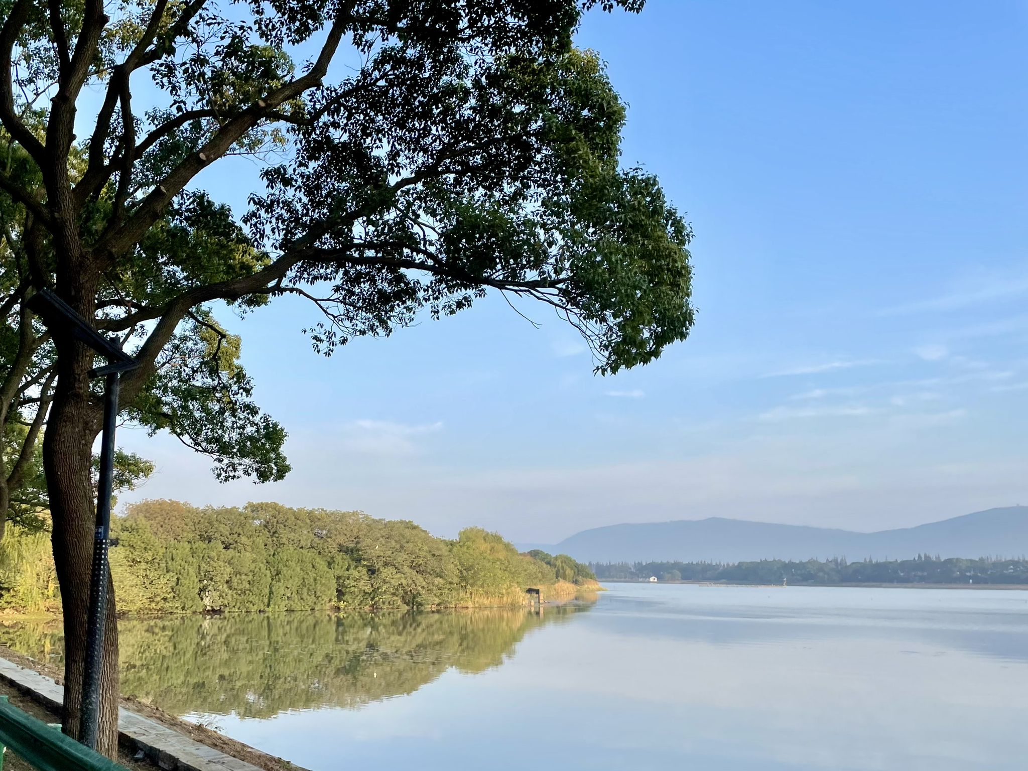 Now going around Kuncheng Lake