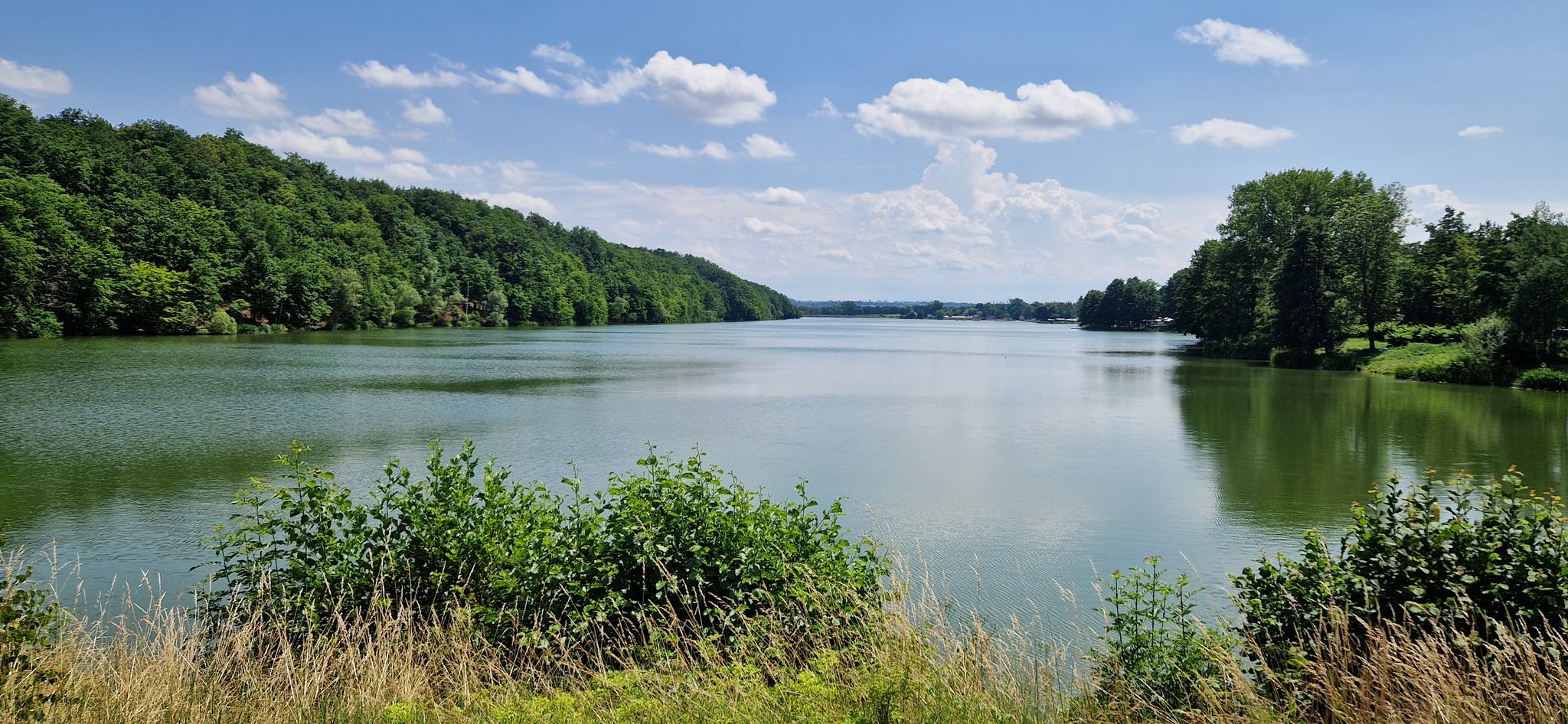 ...und hier die Längsseite des Sees