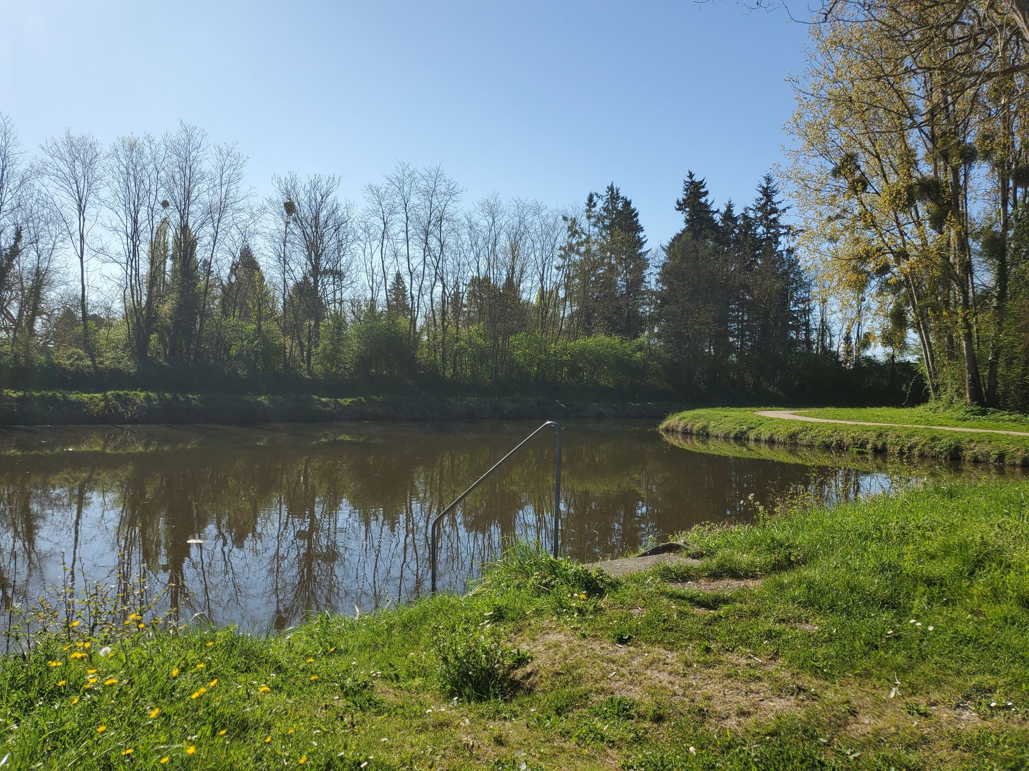 Aire de services du Canal d'Orléans au Tournement de Fay-aux-Loges
