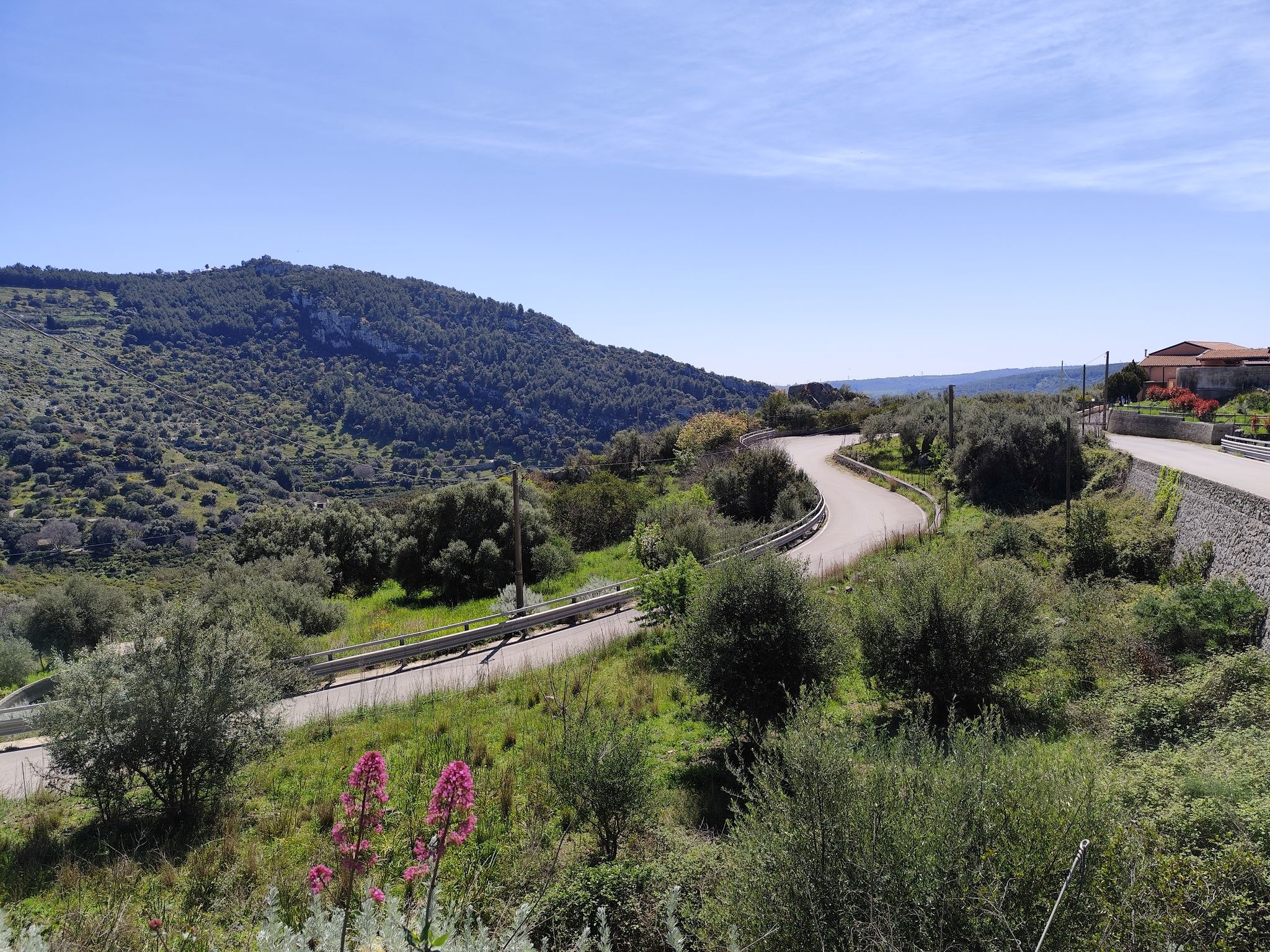 SP28, tornante verso la Val d'Anapo